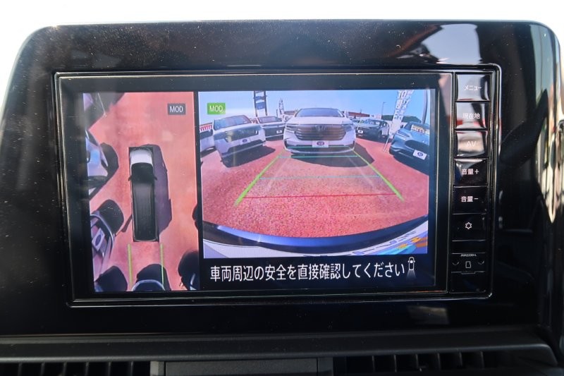 上から見たようなモニターで駐車をアシスト