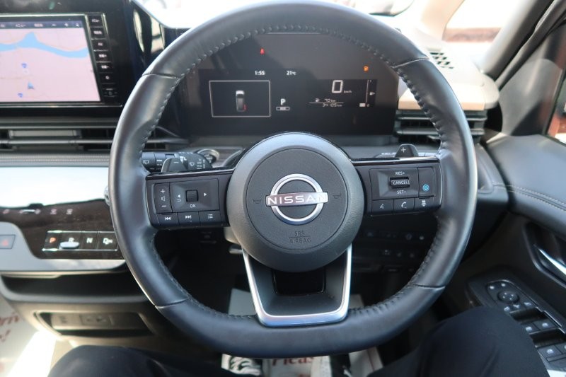 ハンドルのスイッチで簡単なオーディオ操作可能