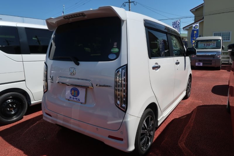 パーキングセンサーで障害物をお知らせ