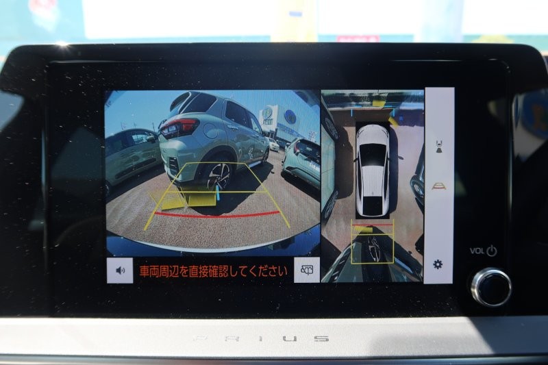 上から見たようなモニターで駐車をアシスト