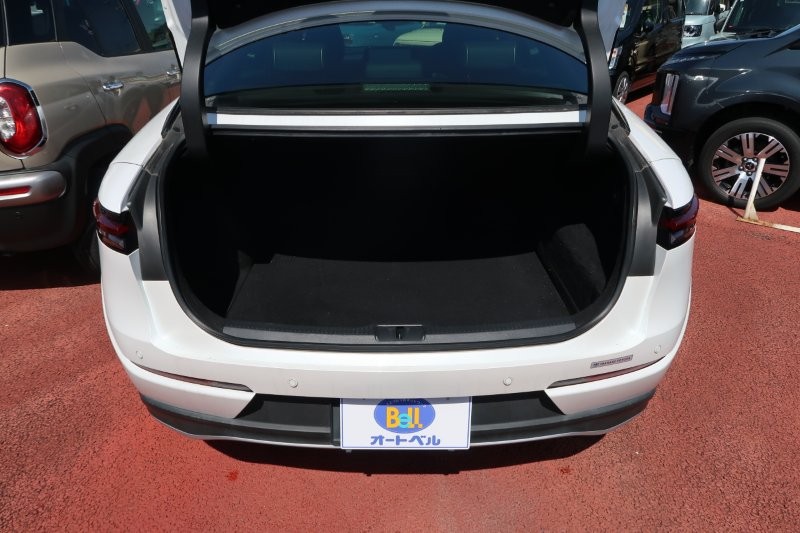 荷物もたくさん積めるトランクルーム　　　T.O