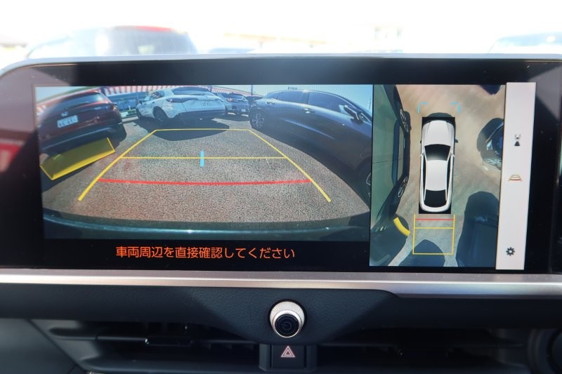 上から見たようなモニターで駐車をアシスト