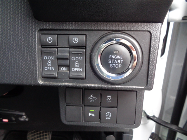 予約ロック機能付両側パワースライドドア