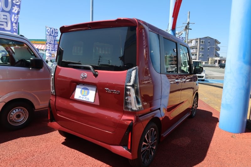 コーナーセンサーで障害物をお知らせ