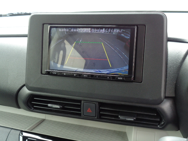 ７インチナビ　バックカメラ表示