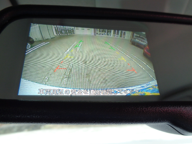 バックモニター表示　ルームミラー