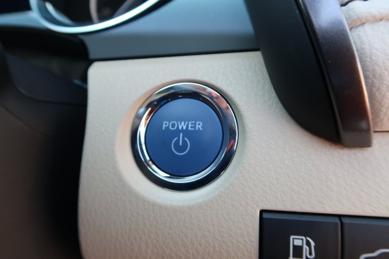 プッシュスタートで鍵の出し入れなし