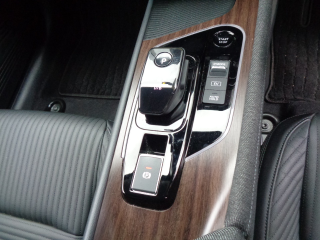 電動パーキングブレーキ　電制シフト