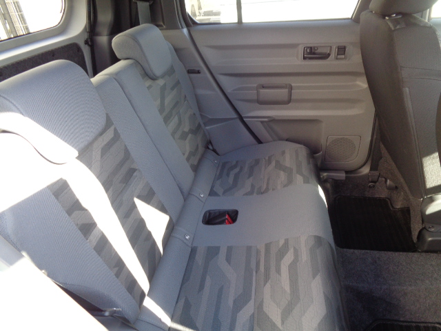 ５：５分割可倒式リヤシート