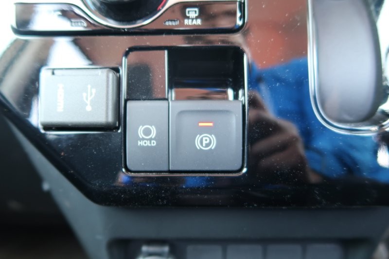 電子制御のパーキングブレーキ