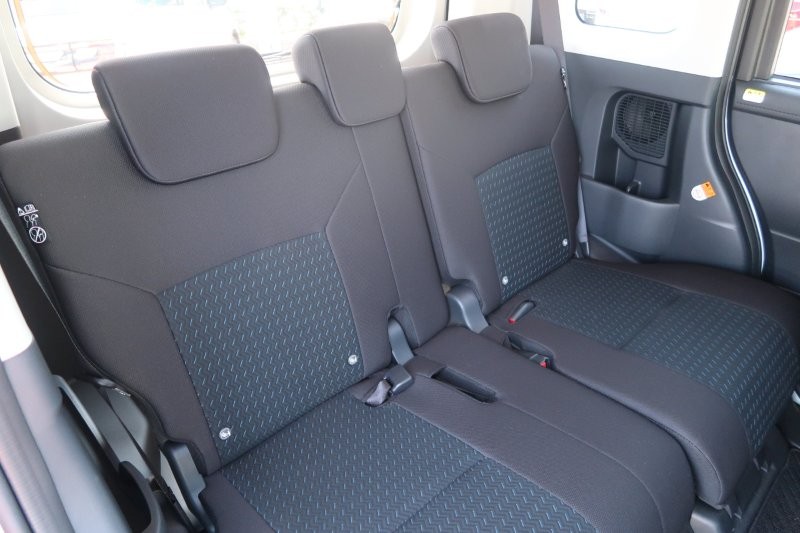 後席もゆったり乗れる室内空間