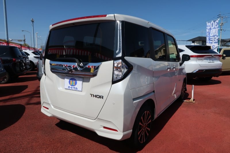 コーナーセンサーで障害物をお知らせ