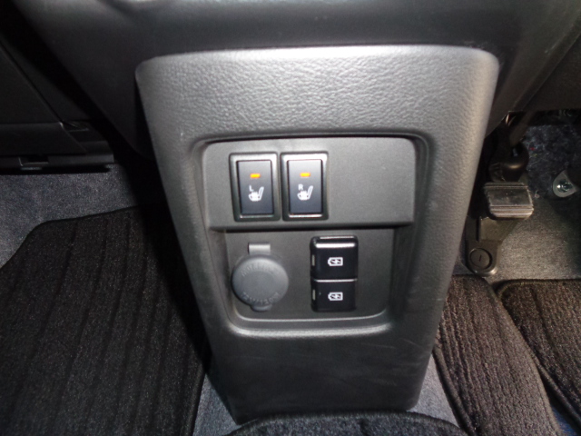 運転席＆助手席シートヒーター