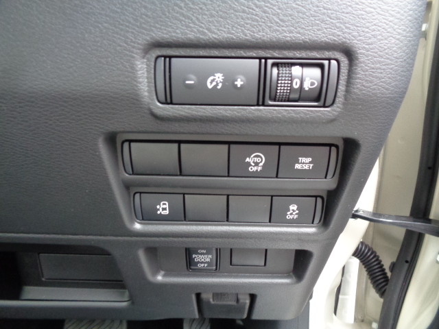 左側電動スライドドア　e-Assist　アイドリングストップOFFスイッチ　ＥＴＣ車載器