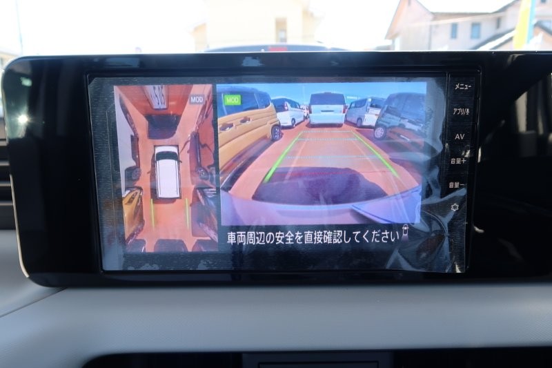 上から見たようなモニターで駐車をアシスト