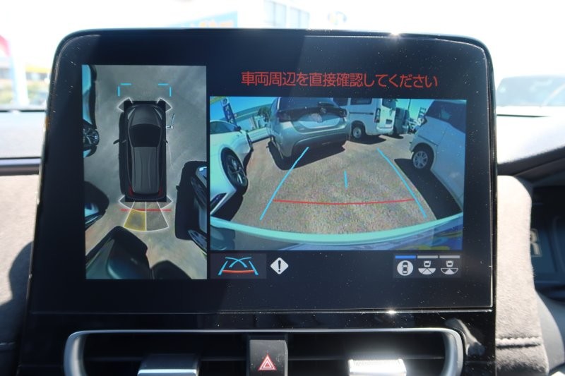 上から見たようなモニターで駐車をアシスト