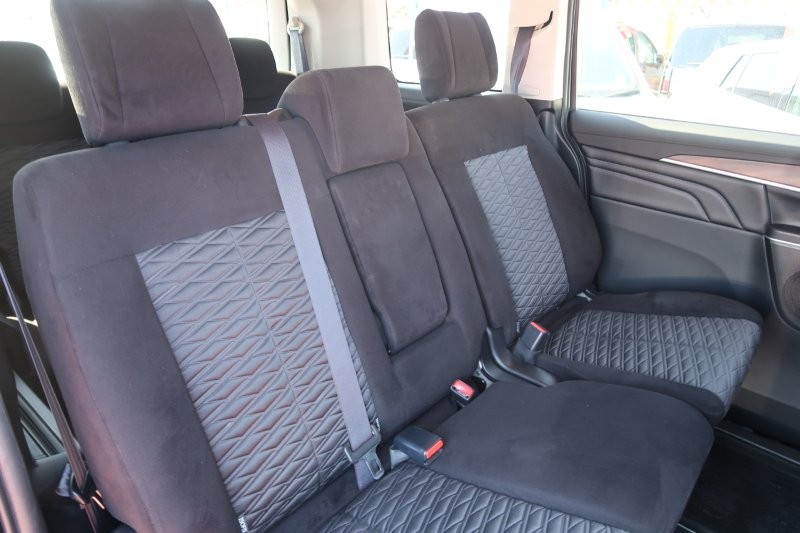 後席もゆったり乗れる室内空間