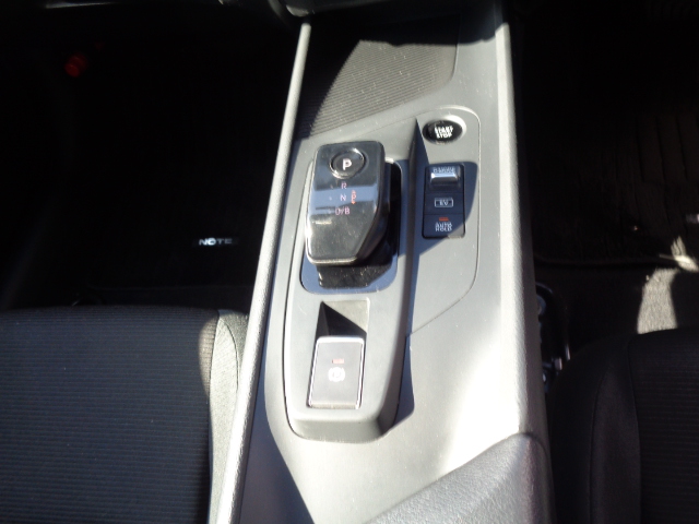 電制シフト　電動パーキングブレーキ　プッシュスタート