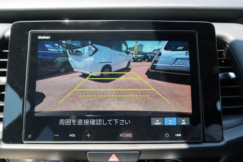 バックモニターで駐車をアシスト