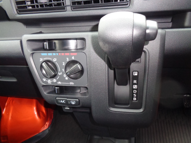 マニュアルエアコン　ＣＶＴ