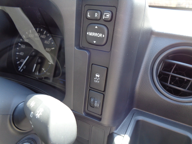 電動格納ドアミラー　トラクションコントロールOFFスイッチ
