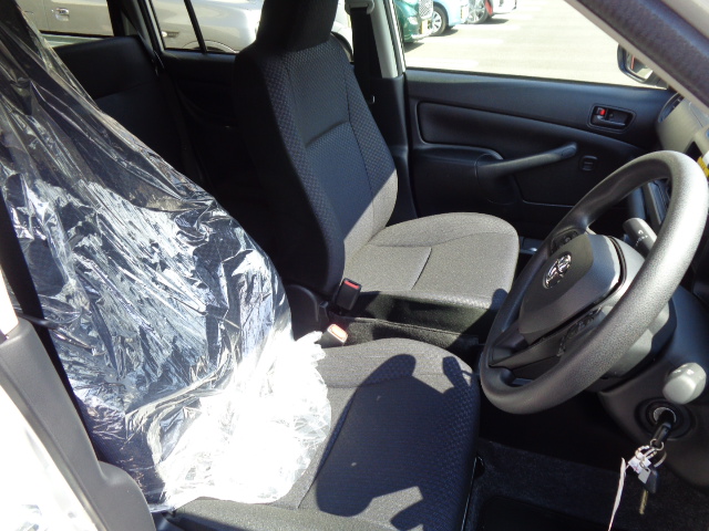 ヘッドレスト一体型シート