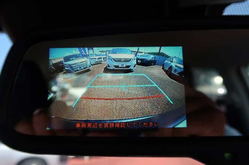 バックモニターで駐車をアシスト