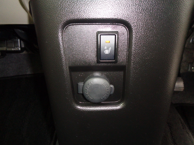 運転席シートヒーター