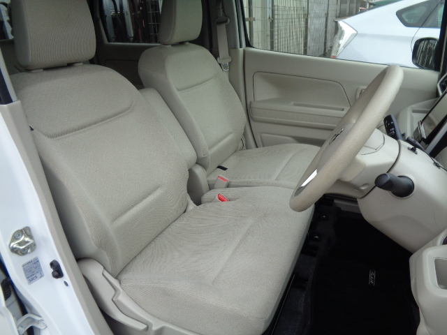 フロントベンチシート