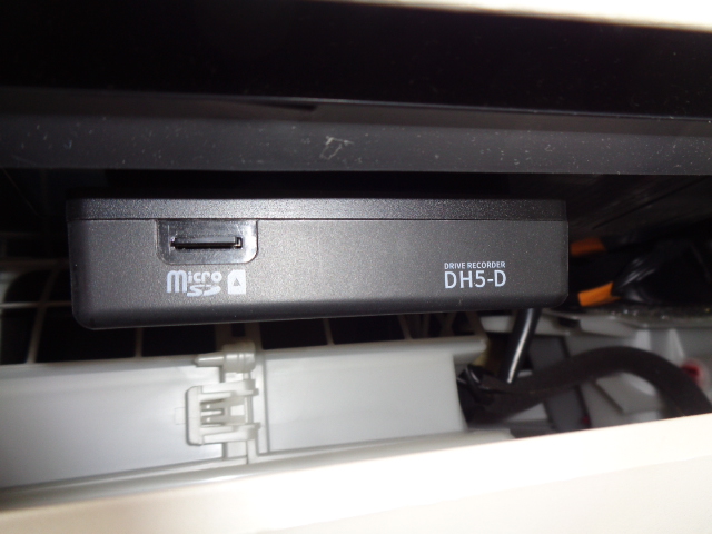 ドライブレコーダー本体　　　　　　　　　Y