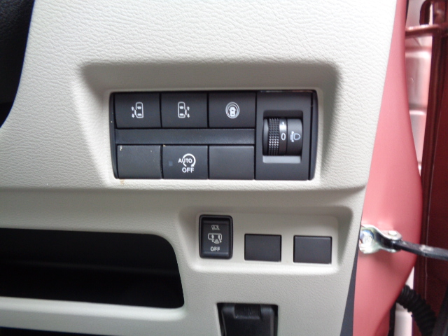 ハンズフリー両側パワースライドドア