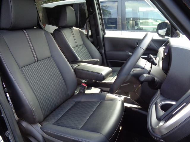 合皮＋ファブリック　快適温熱シート