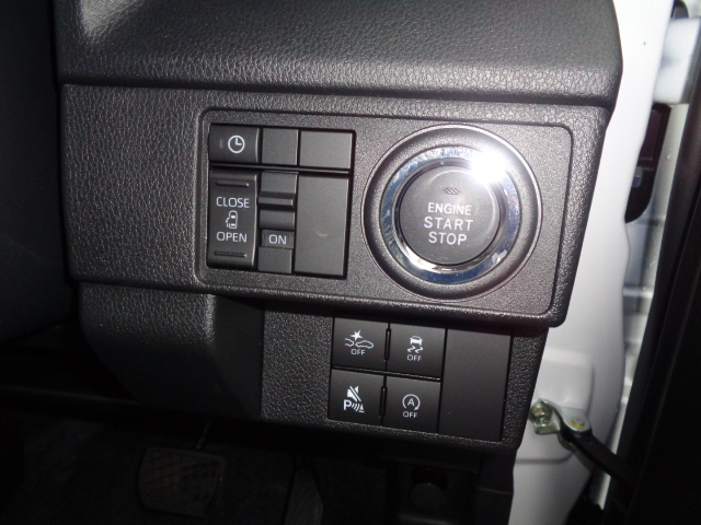 左側電動スライドドア　プッシュボタンスタート