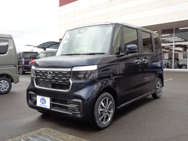 カスタム　ホンダセンシング　左側電動スライドドア　ＬＥＤヘッドライト