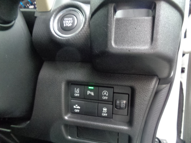 プッシュスタート　デュアルカメラブレーキサポート　アイドリングストップ