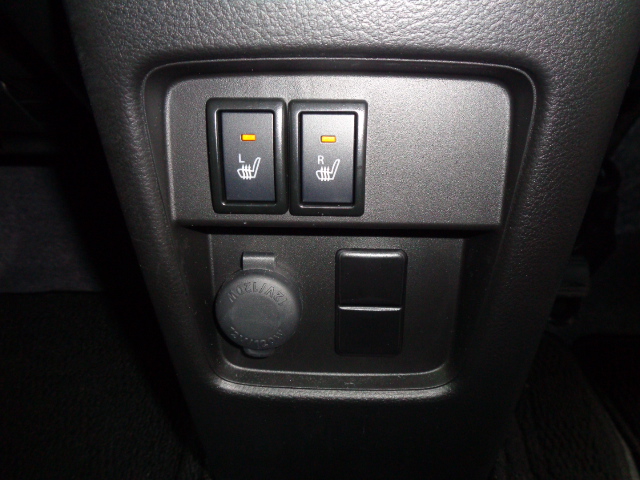 運転席＆助手席シートヒーター