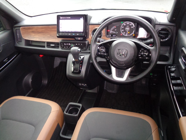 フロントセパレートシート　フルオートエアコン