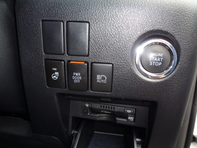 スマートエントリー　ステアリングヒーター　オートハイビーム　ＥＴＣ車載器