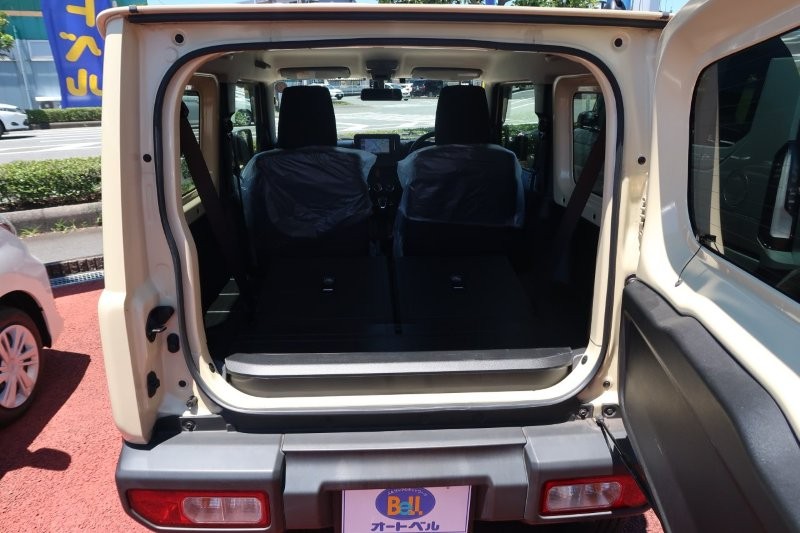 乗せる荷物に合わせてシートアレンジ可能　　　T.O
