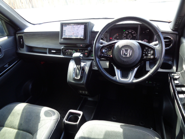 革巻ステアリング　フルオートエアコン