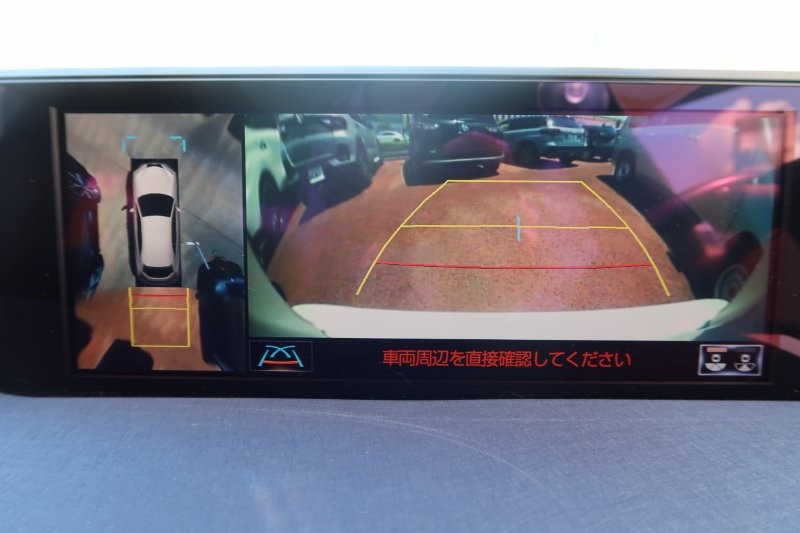 上から見たようなモニターで駐車をアシスト