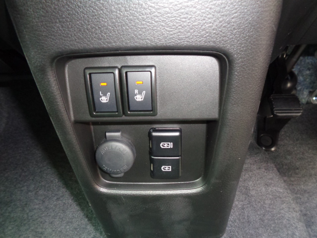 運転席＆助手席シートヒーター