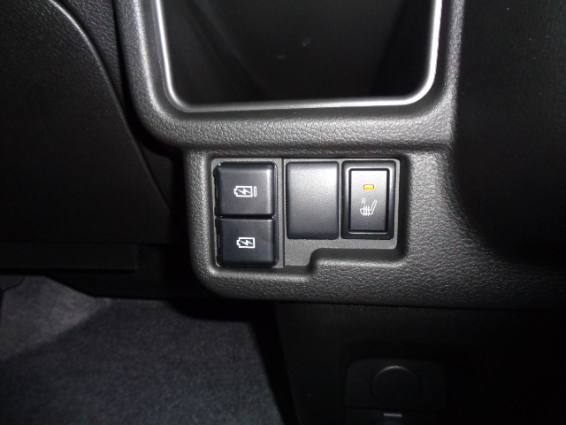 ＵＳＢ充電ソケット　運転席シートヒーター