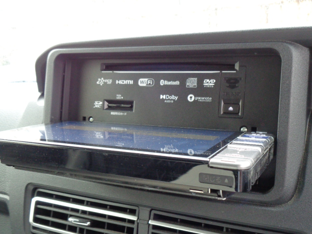 ナビ・フルセグ・ＦＭチューナー・Bluetooth・CD/DVD再生