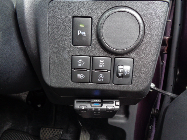 コーナーセンサー　スマートアシスト　オートハイビーム　アイドリングストップOFFスイッチ　ＥＴＣ車載器
