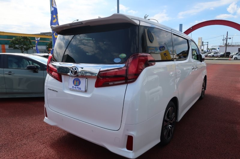 コーナーセンサーで障害物をお知らせ