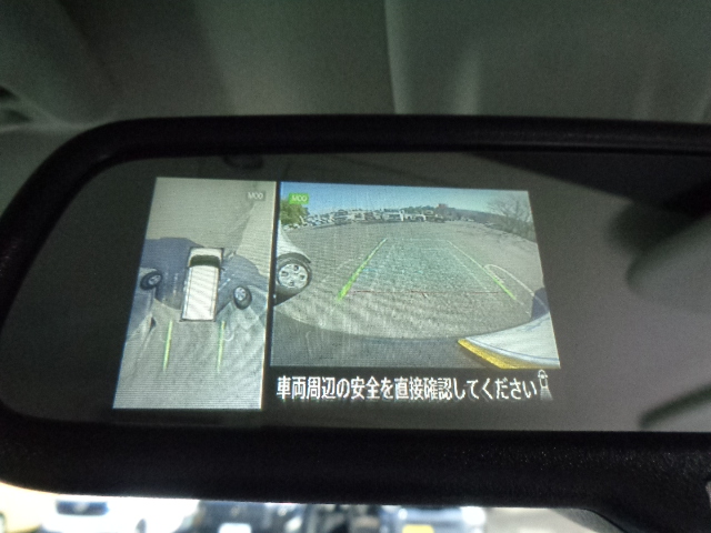 自動防眩ルームミラー（マルチアラウンドモニター付）