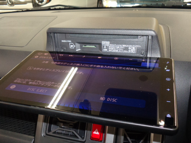 フルセグチューナー　Bluetooth Audio　CD/DVDプレーヤー