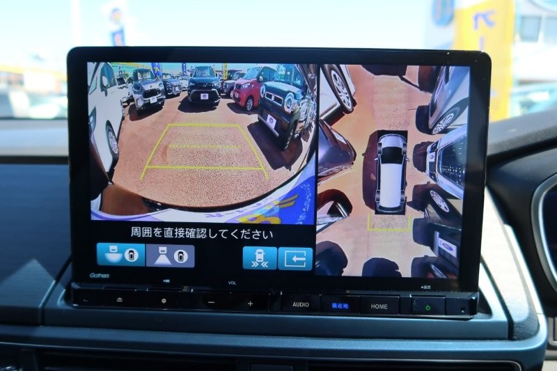 上から見たようなモニターで駐車をアシスト