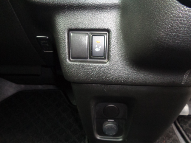 運転席シートヒーター